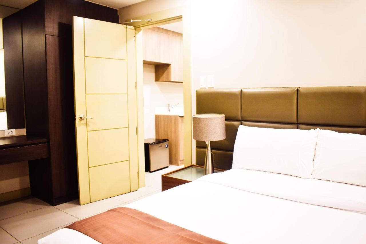 Lelita Hotel - Certified Quarantine Facility マカティ エクステリア 写真